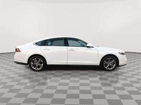 Used 2024 Honda Accord EX image 8