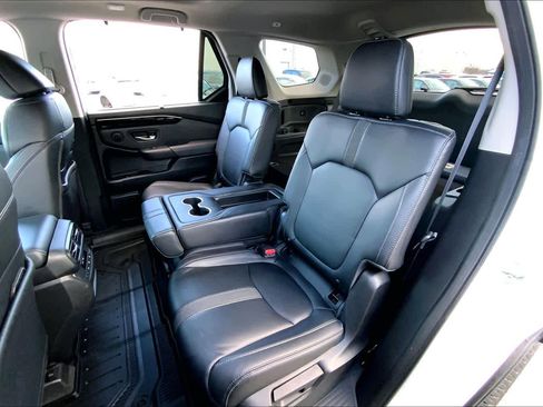 Used 2023 Honda Pilot Touring image 21