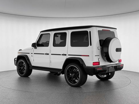 Used 2025 Mercedes-Benz G 63 AMG 4MATIC image 3