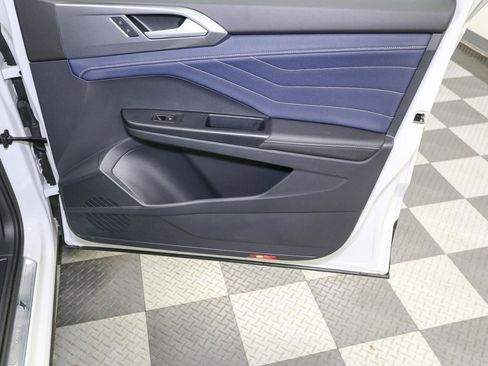 Used 2025 Volkswagen Taos SEL w/ Black Wheel Plus Package image 19