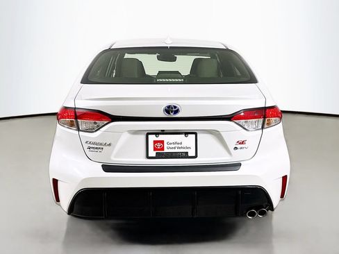 Certified 2025 Toyota Corolla SE w/ SE Premium Package AWD/4WD image 7