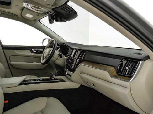 Used 2021 Volvo XC60 T8 Inscription Expression w/ Advanced Package image 10