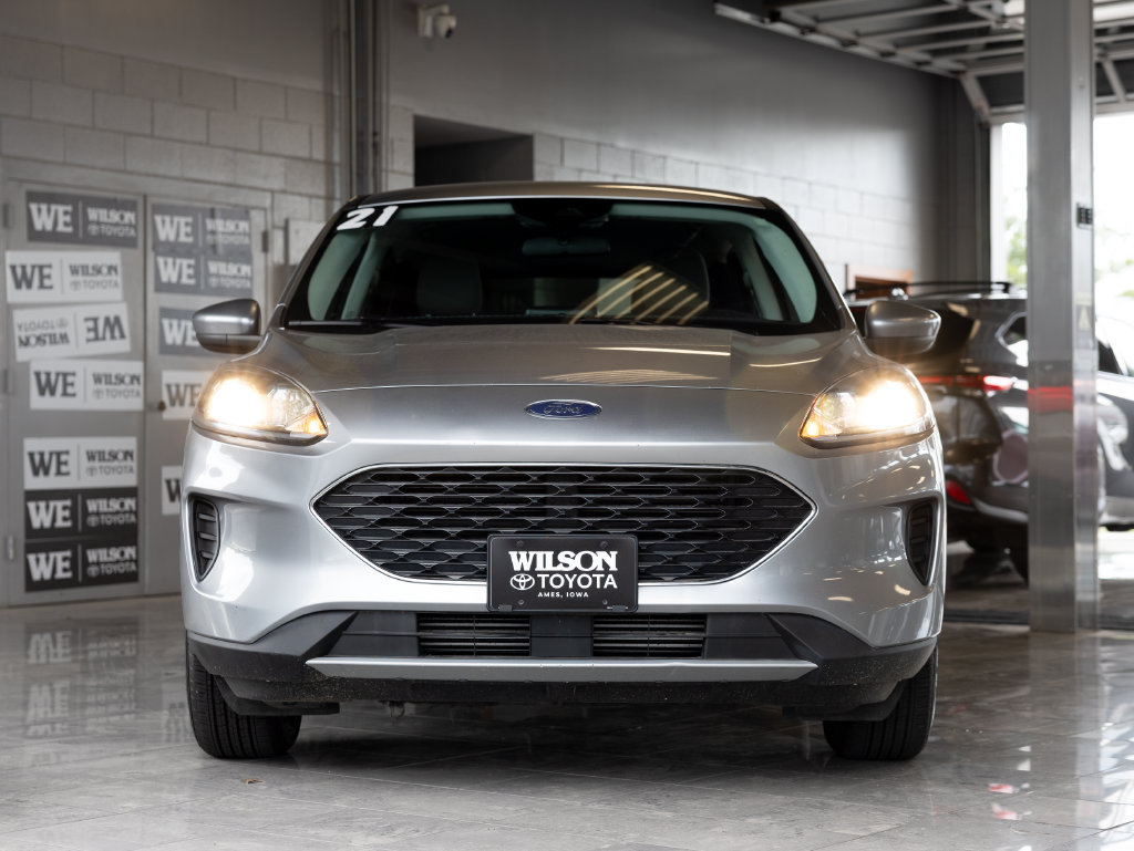 Used 2021 Ford Escape SE w/ Cold Weather Package AWD/4WD image 3