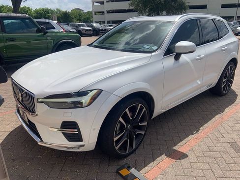 Used 2023 Volvo XC60 B5 Ultimate w/ Protection Package Premier FWD image 1