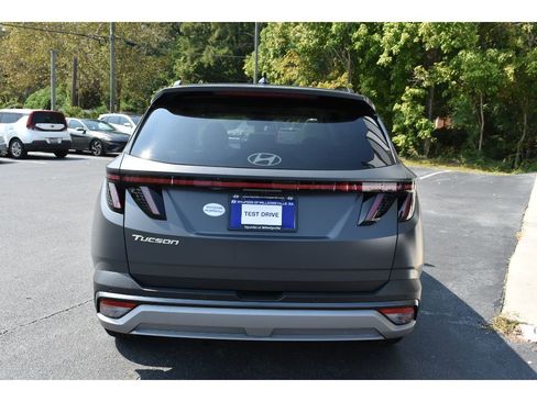 New 2025 Hyundai Tucson Limited image 4