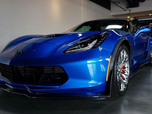 Used 2015 Chevrolet Corvette Z06 w/ 3LZ Preferred Equipment Group RWD image 62