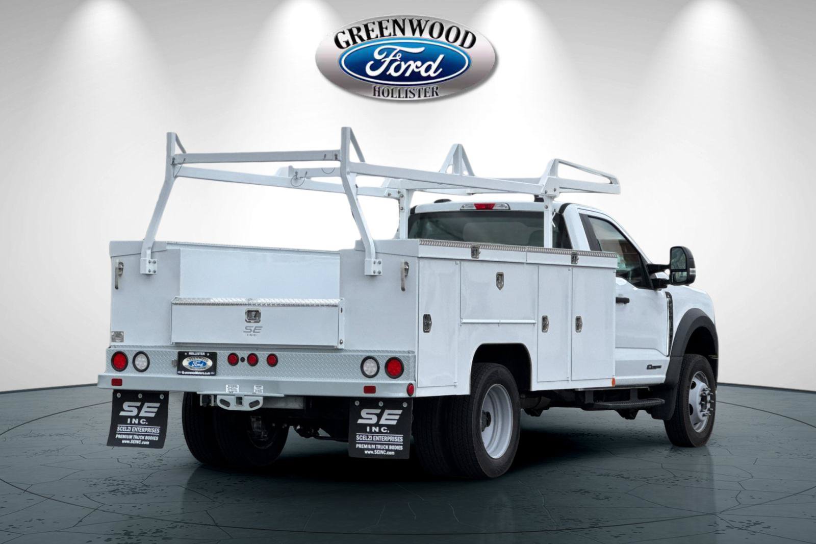 New 2026 Ford F550 2WD Regular Cab Super Duty image 4