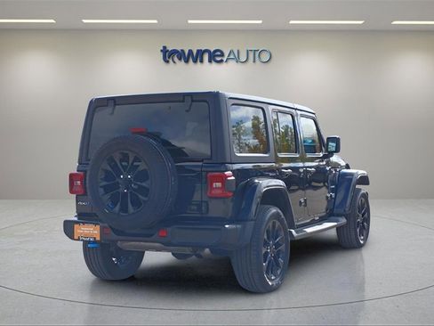 Certified 2022 Jeep Wrangler Unlimited Sahara w/ Cold Weather Group image 5