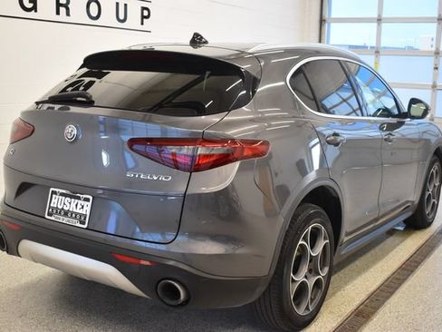 Used 2018 Alfa Romeo Stelvio Ti AWD/4WD image 4
