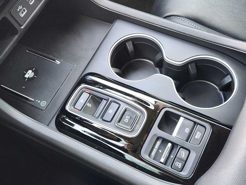 Used 2025 Honda Pilot Touring image 19