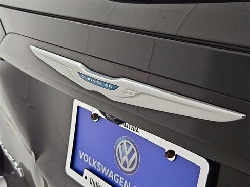 Used 2018 Chrysler Pacifica Touring Plus image 11