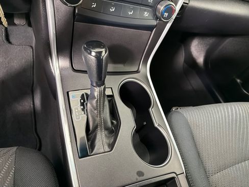 Used 2015 Toyota Camry LE image 17