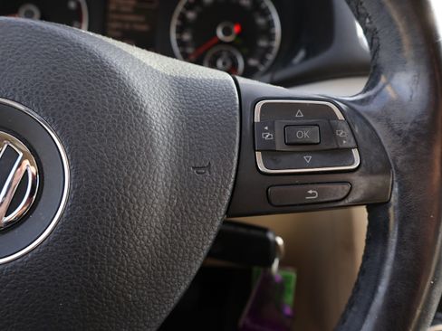 Used 2012 Volkswagen Passat 2.5 SE image 32