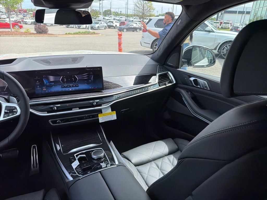 New 2026 BMW X7 xDrive40i w/ M Sport Package AWD/4WD image 28