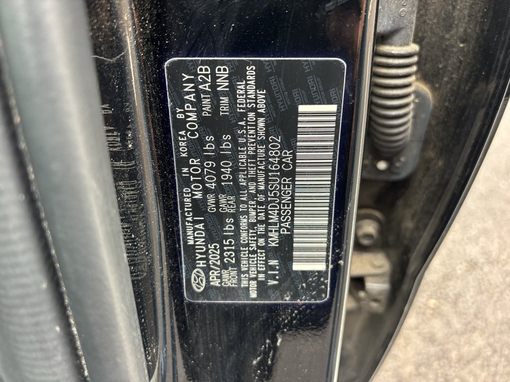 Used 2025 Hyundai Elantra Hybrid FWD image 16