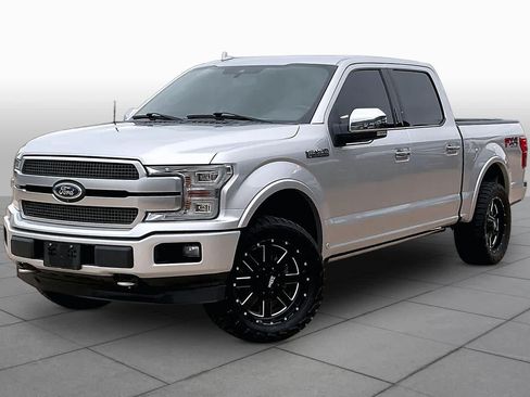 Used 2018 Ford F150 Platinum w/ Equipment Group 701A Luxury AWD/4WD image 3