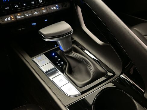 Certified 2025 Hyundai Elantra Limited image 22