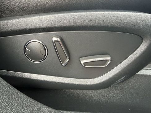 Used 2020 Lincoln Nautilus Premier AWD/4WD image 29