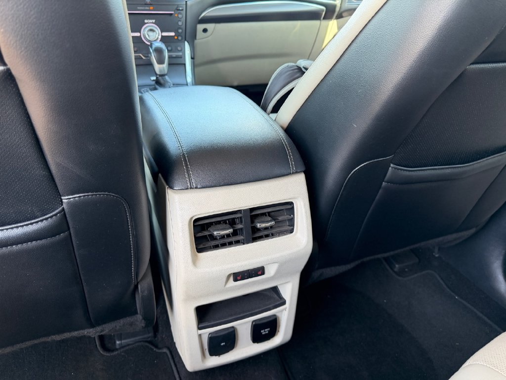 Used 2018 Ford Edge Titanium w/ Equipment Group 301A FWD image 31