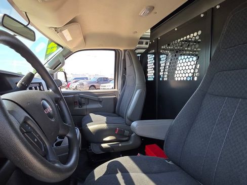 Used 2025 GMC Savana 2500 w/ Driver Convenience Package RWD image 17