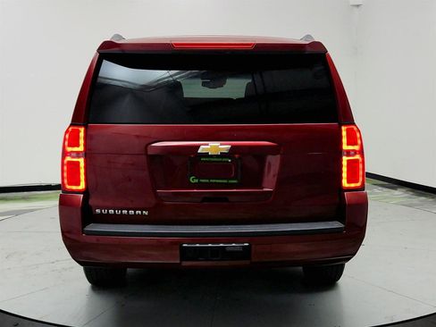 Used 2019 Chevrolet Suburban LT RWD image 6