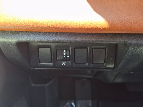 Used 2021 Subaru Outback Premium AWD/4WD image 18