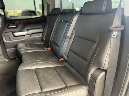 Used 2018 Chevrolet Silverado 1500 LT w/ Texas Edition image 15