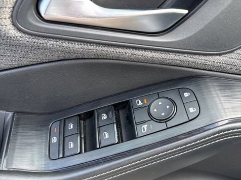 Used 2022 Nissan Rogue SV AWD/4WD image 14