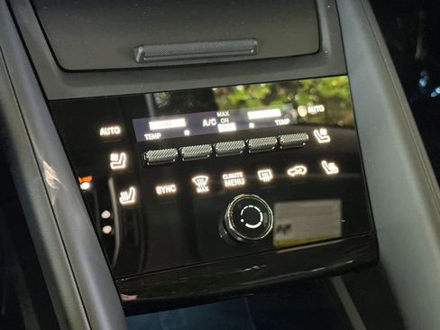 New 2026 Porsche Macan Electric RWD image 24