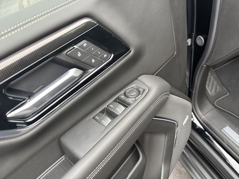 New 2026 GMC Yukon XL Elevation image 17