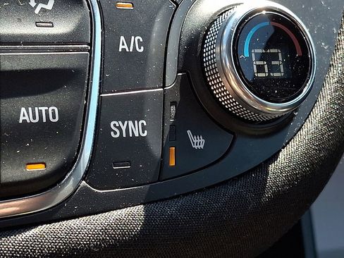 Used 2023 Chevrolet Malibu LT image 24