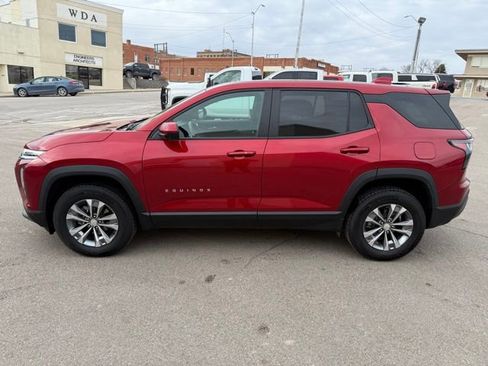 Used 2025 Chevrolet Equinox LT w/ Safety and Technology Package image 6