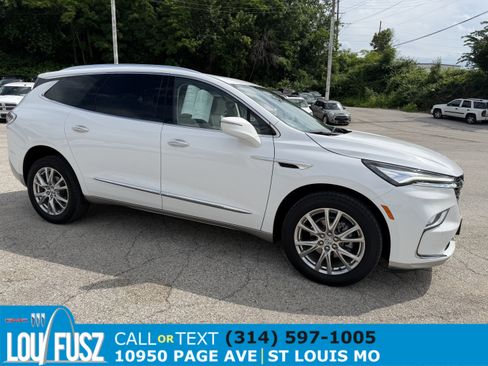 Used 2023 Buick Enclave Essence w/ Experience Buick Package FWD image 1