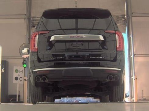 Used 2023 GMC Yukon Denali image 7