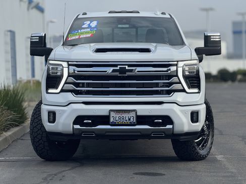 Used 2024 Chevrolet Silverado 3500 High Country w/ Technology Package image 2