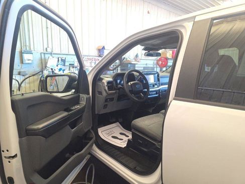 Used 2022 Ford F150 XLT w/ Trailer Tow Package image 11