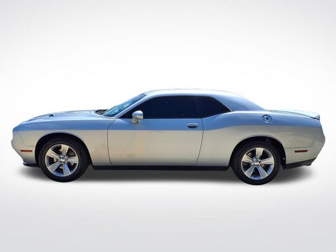 Used 2021 Dodge Challenger SXT RWD image 13
