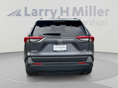 Used 2025 Toyota RAV4 LE AWD/4WD image 4