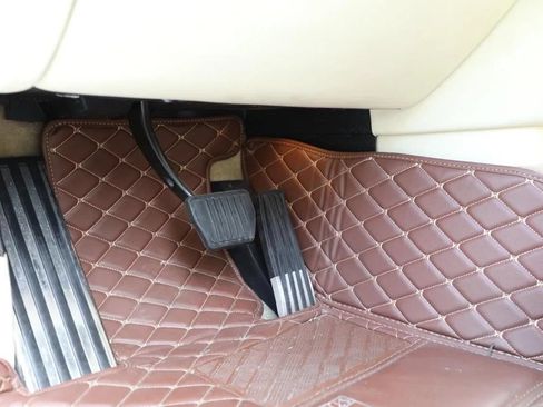 Used 2011 Rolls-Royce Phantom Sedan RWD image 71