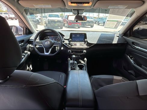 Used 2023 Nissan Altima 2.5 SV FWD image 25