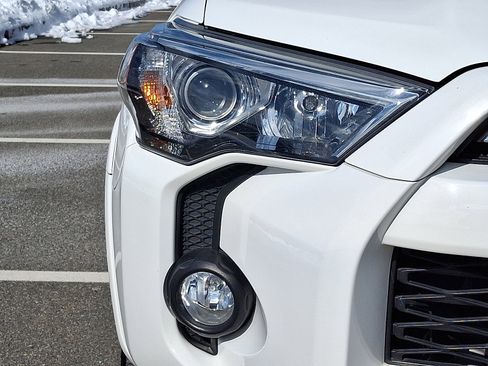 Certified 2020 Toyota 4Runner SR5 Premium w/ Moonroof Package image 9