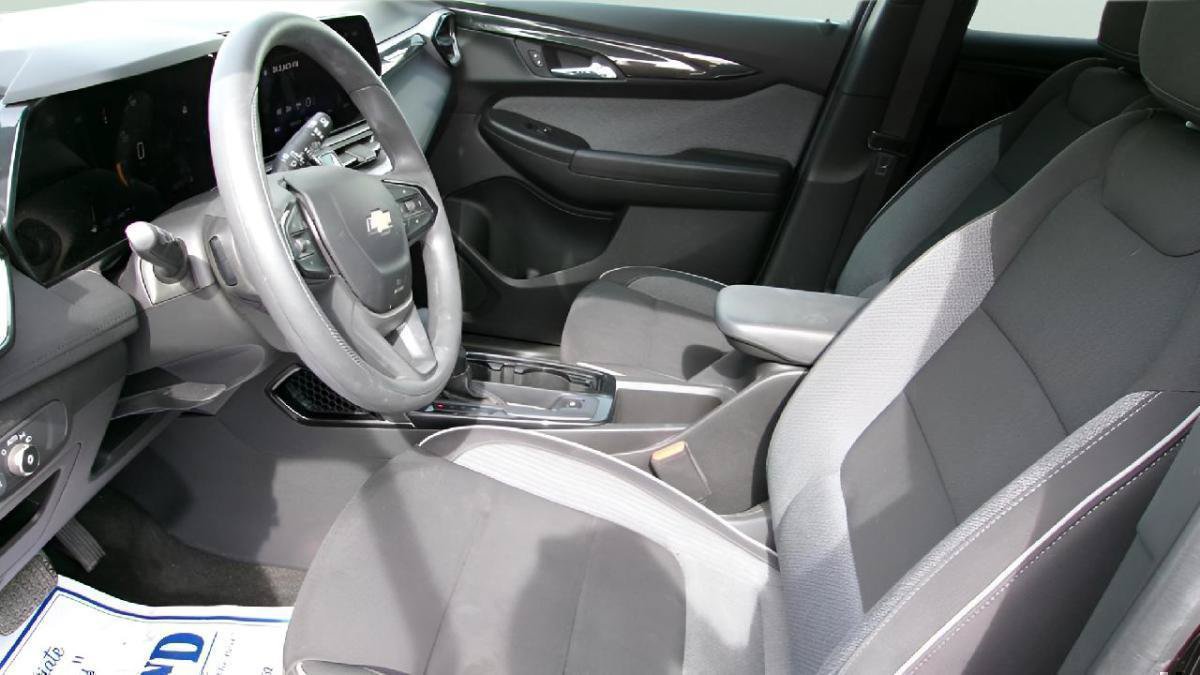 Used 2025 Chevrolet TrailBlazer LT AWD/4WD image 13