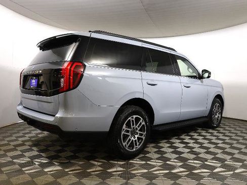 Certified 2025 Ford Expedition Active image 5