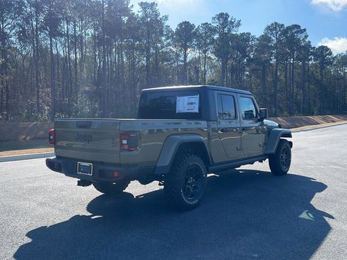 New 2025 Jeep Gladiator Willys image 7