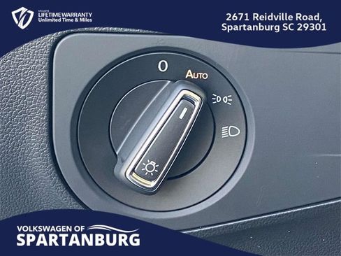 Used 2024 Volkswagen Tiguan SE R-Line image 30