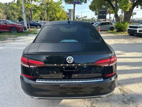 Used 2022 Volkswagen Passat 2.0T SE FWD image 18
