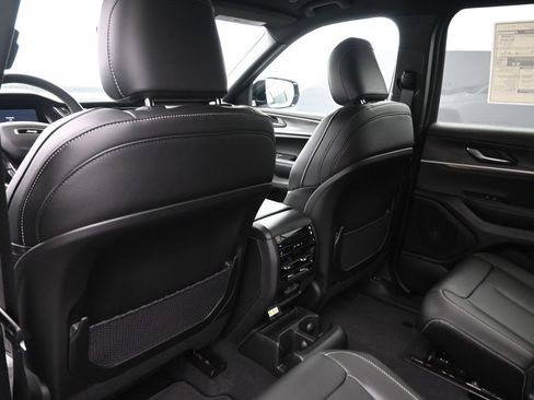 New 2025 Jeep Grand Cherokee L Limited w/ Black Appearance Package image 12