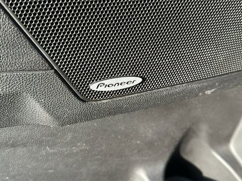 Used 2016 Chevrolet Equinox LTZ w/ Enhanced Convenience Package image 13