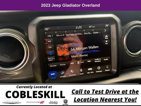 Used 2023 Jeep Gladiator Overland AWD/4WD image 22