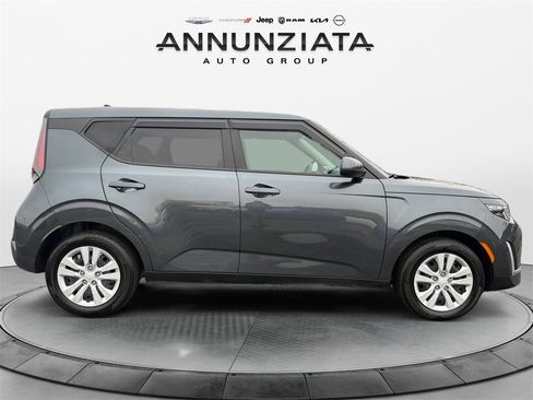 Certified 2023 Kia Soul LX image 6